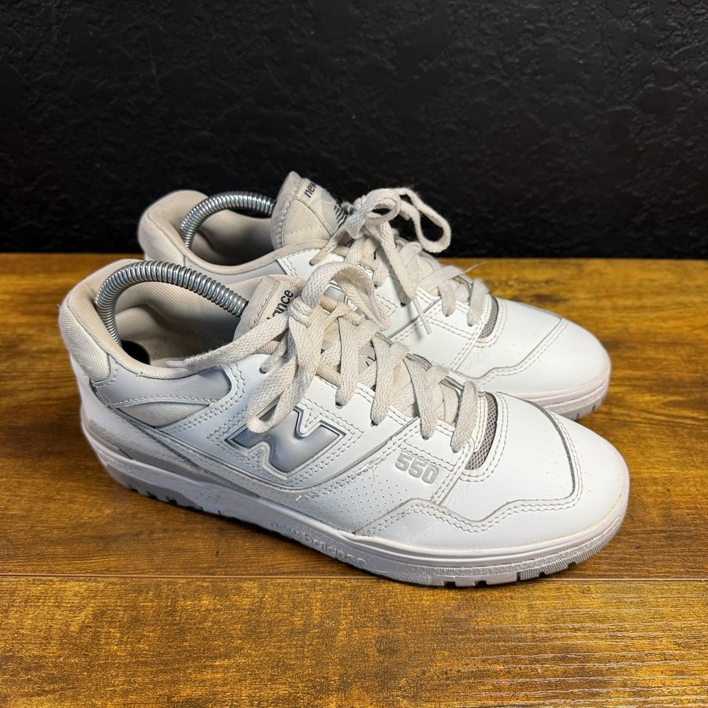 New Balance 550 BBW550BB White Leather Basketball Sneakers Womens 9 US